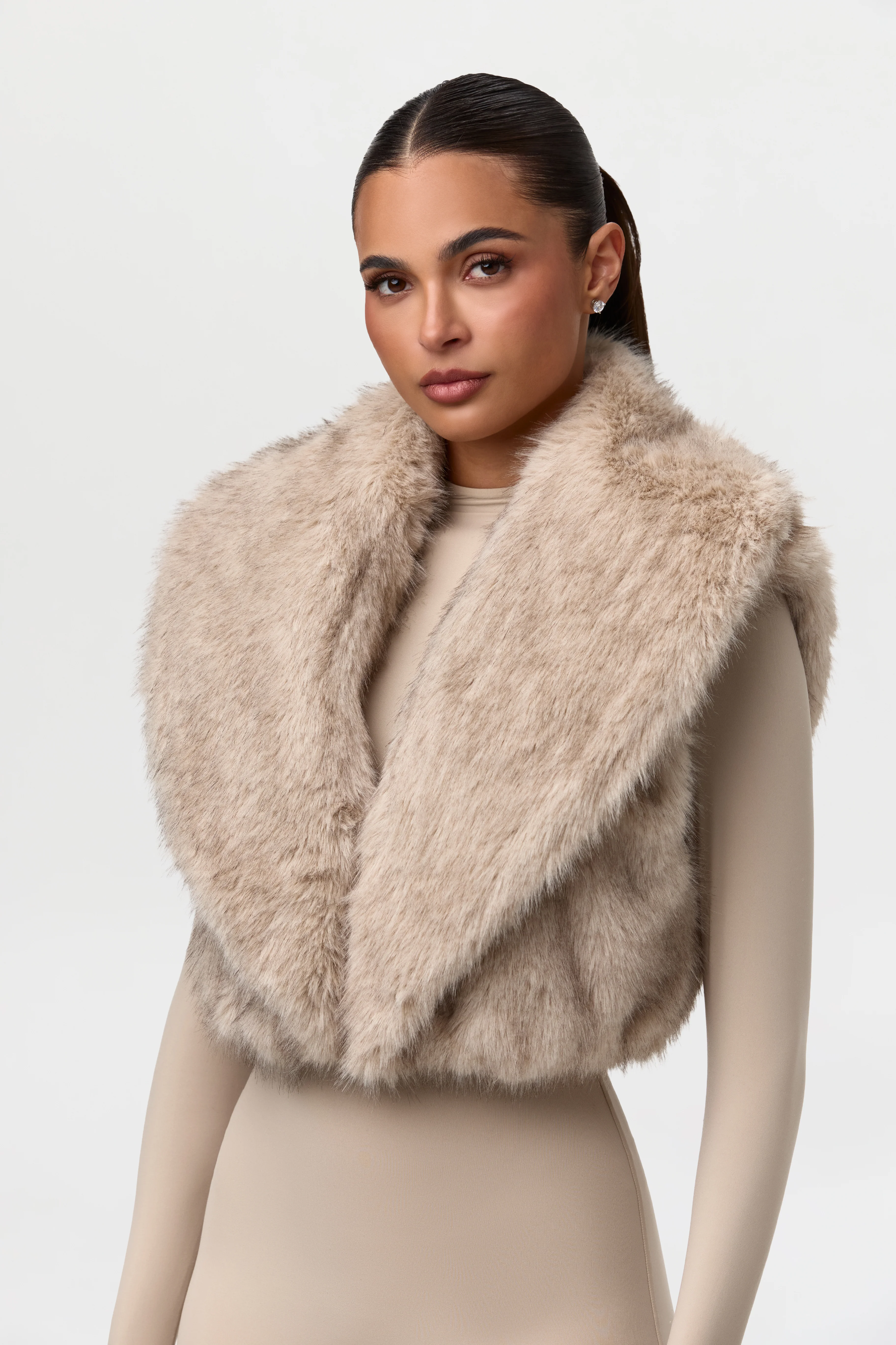 Faux Fur Plush Vest - Image 3