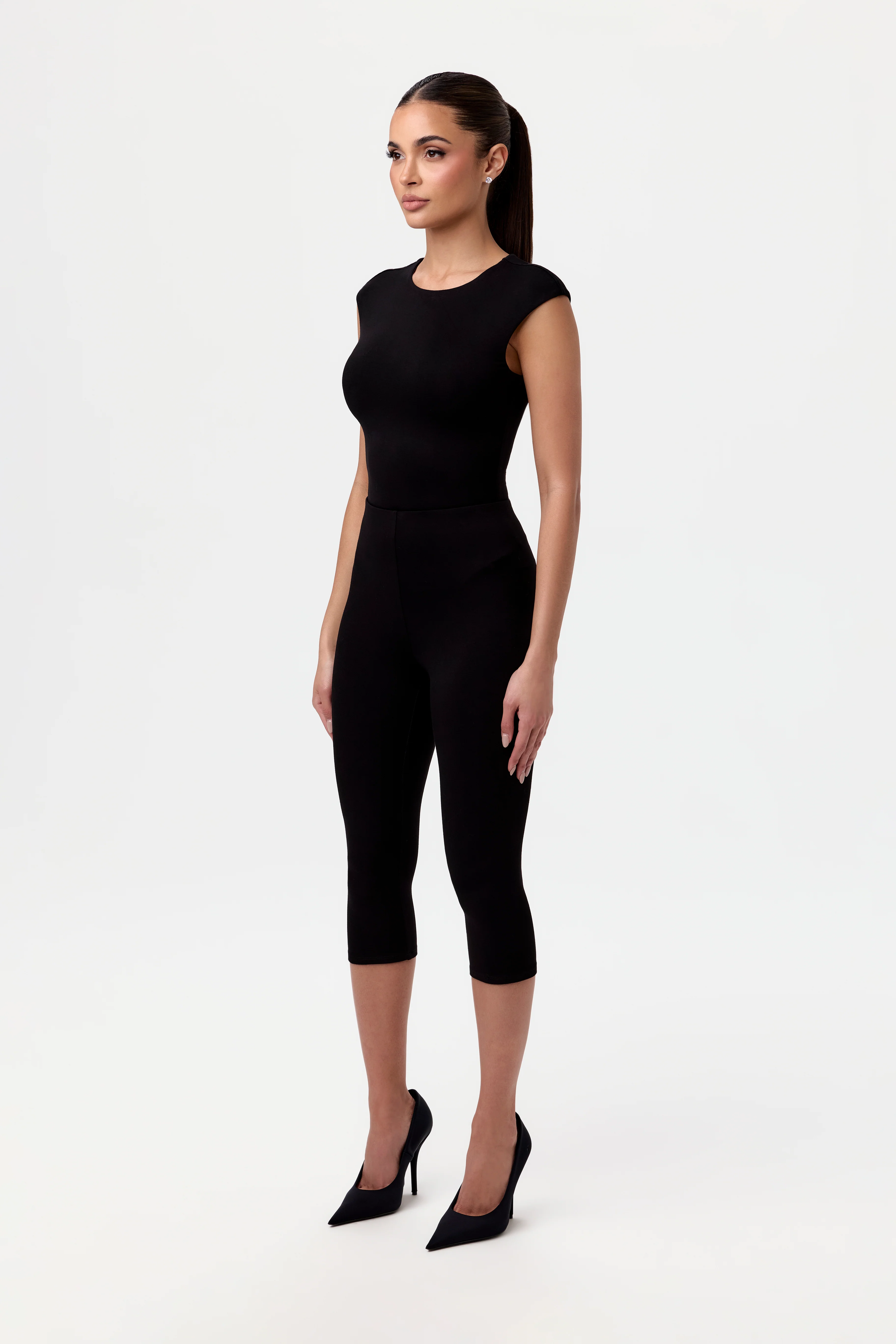 Smooth Sculpt Capri Legging - Image 13