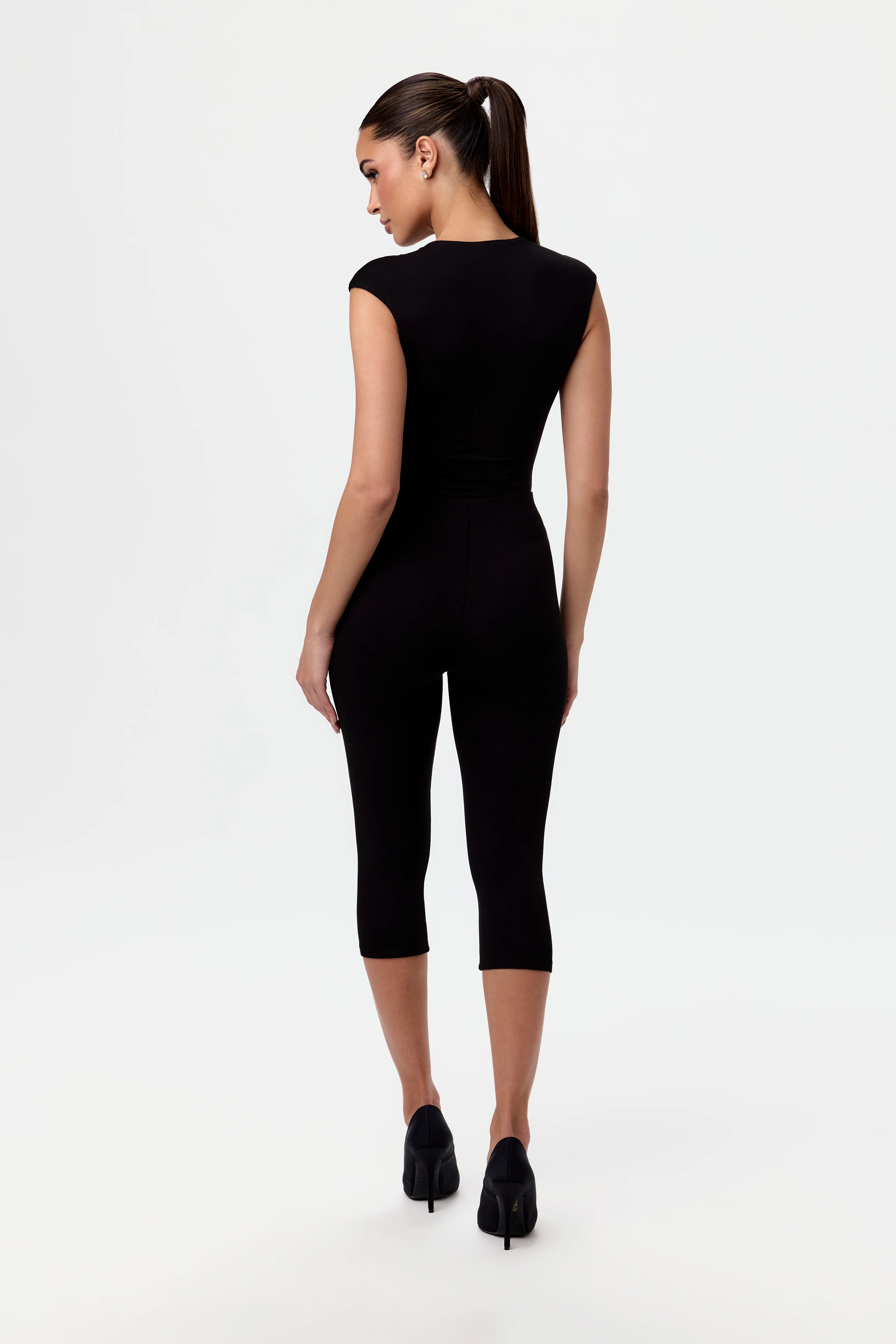 Smooth Sculpt Capri Legging - Image 14