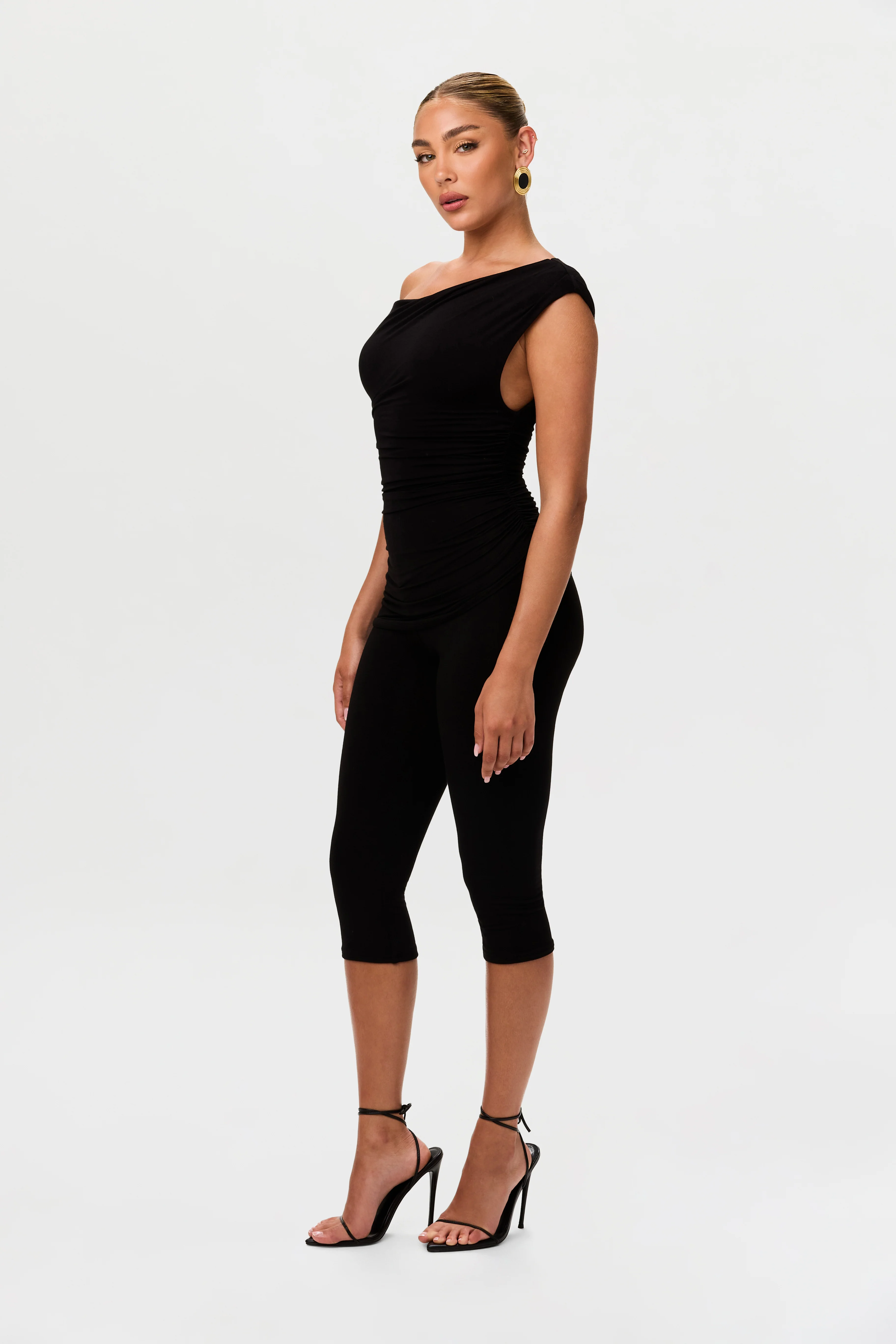 Smooth Sculpt Capri Legging - Image 7