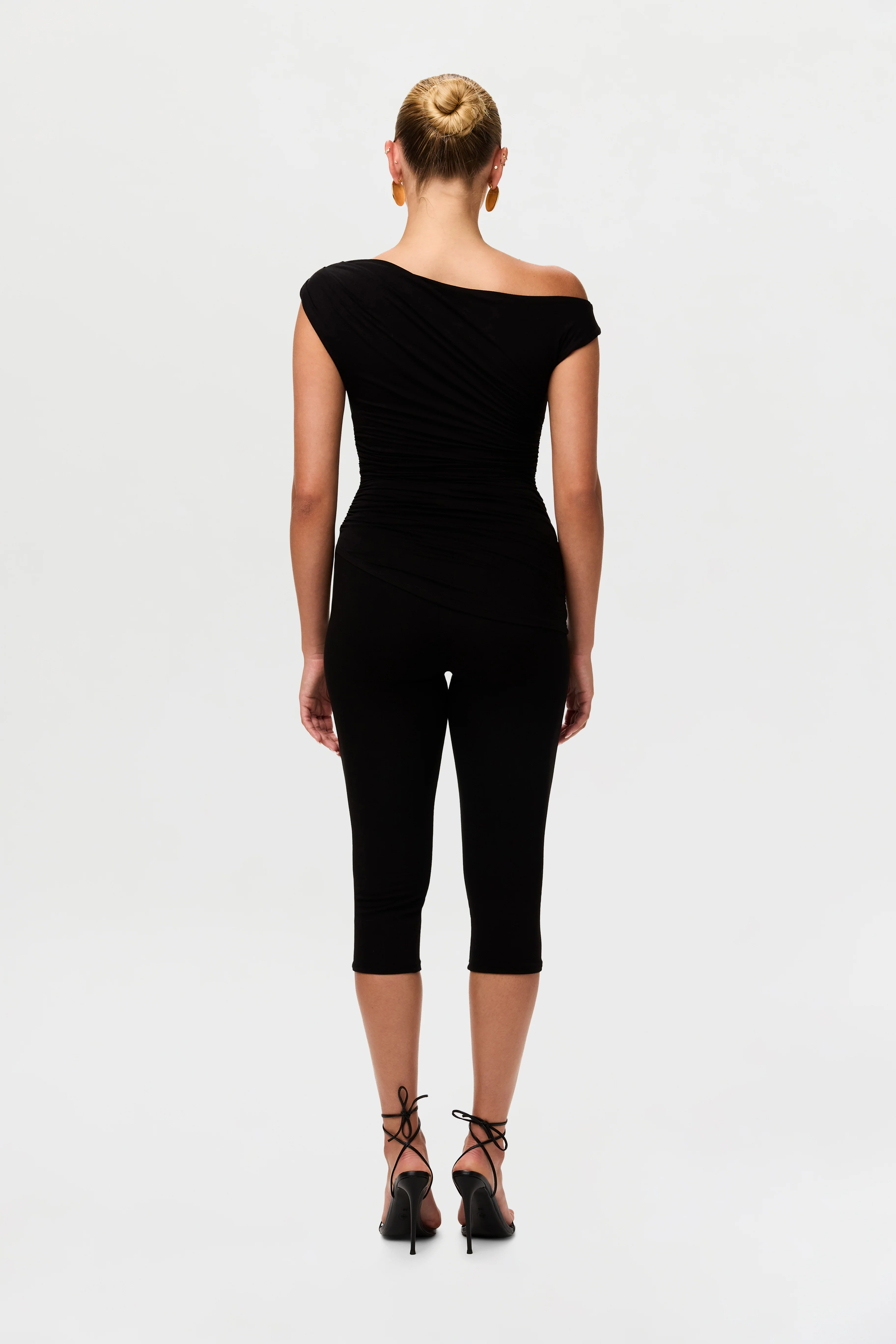 Smooth Sculpt Capri Legging - Image 8