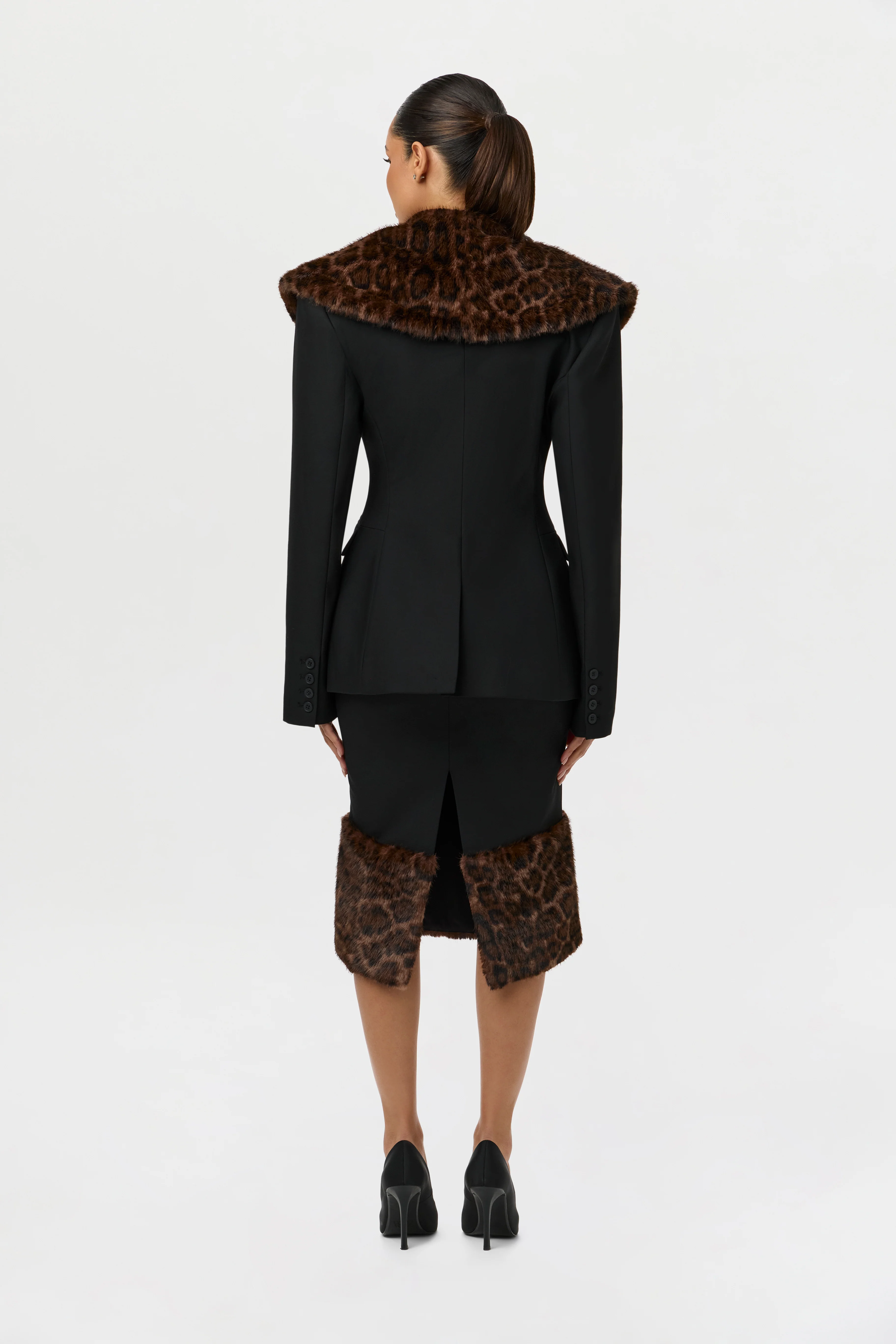 Suiting Jacket with Fur Collar - Image 7